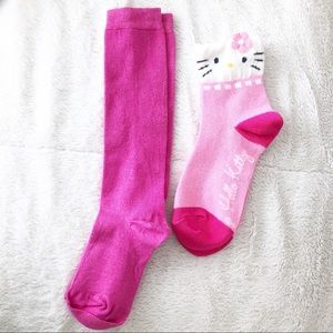 🆕 Set of 2 Hot Pink Socks Sanrio Hello Kitty OS